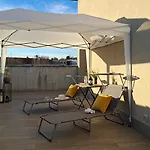 公寓 Bright With Terrace And Free Parking *