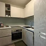 Bright With Terrace And Free Parking * 米兰