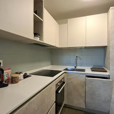 Bright With Terrace And Free Parking *